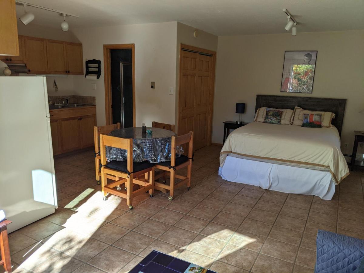 Studio Apartment 15 Minute Walk To Plaza Санта Фе Екстериор снимка