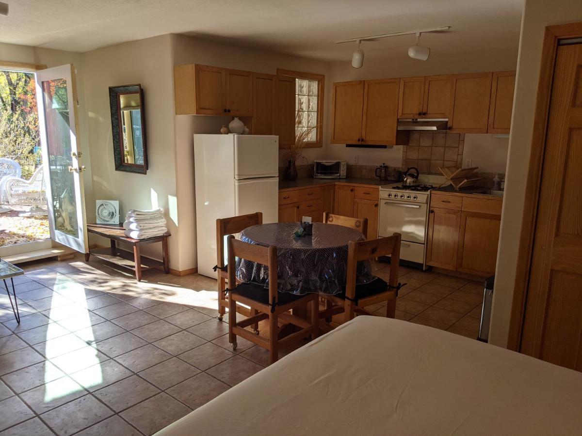 Studio Apartment 15 Minute Walk To Plaza Санта Фе Екстериор снимка